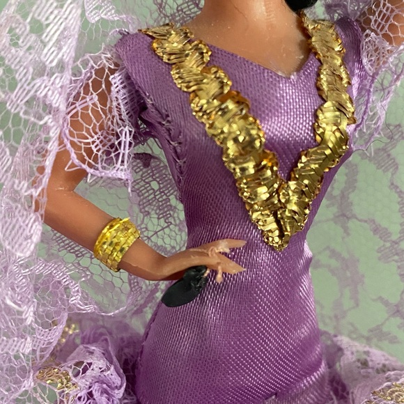Lavish Lavender Flamenco Dancer Figurine - Picture 3 of 8